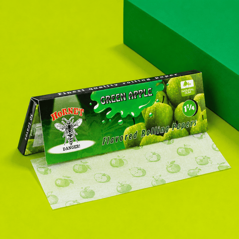 Hornet Flavored Rolling Paper 1 1/4 - Green Apple | Shisha Glass
