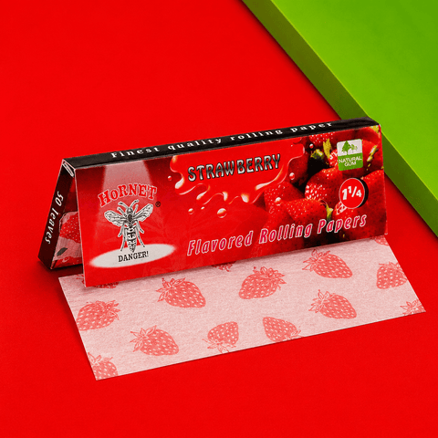 Hornet Rolling Paper 1 1/4 - Strawberry | Shisha Glass
