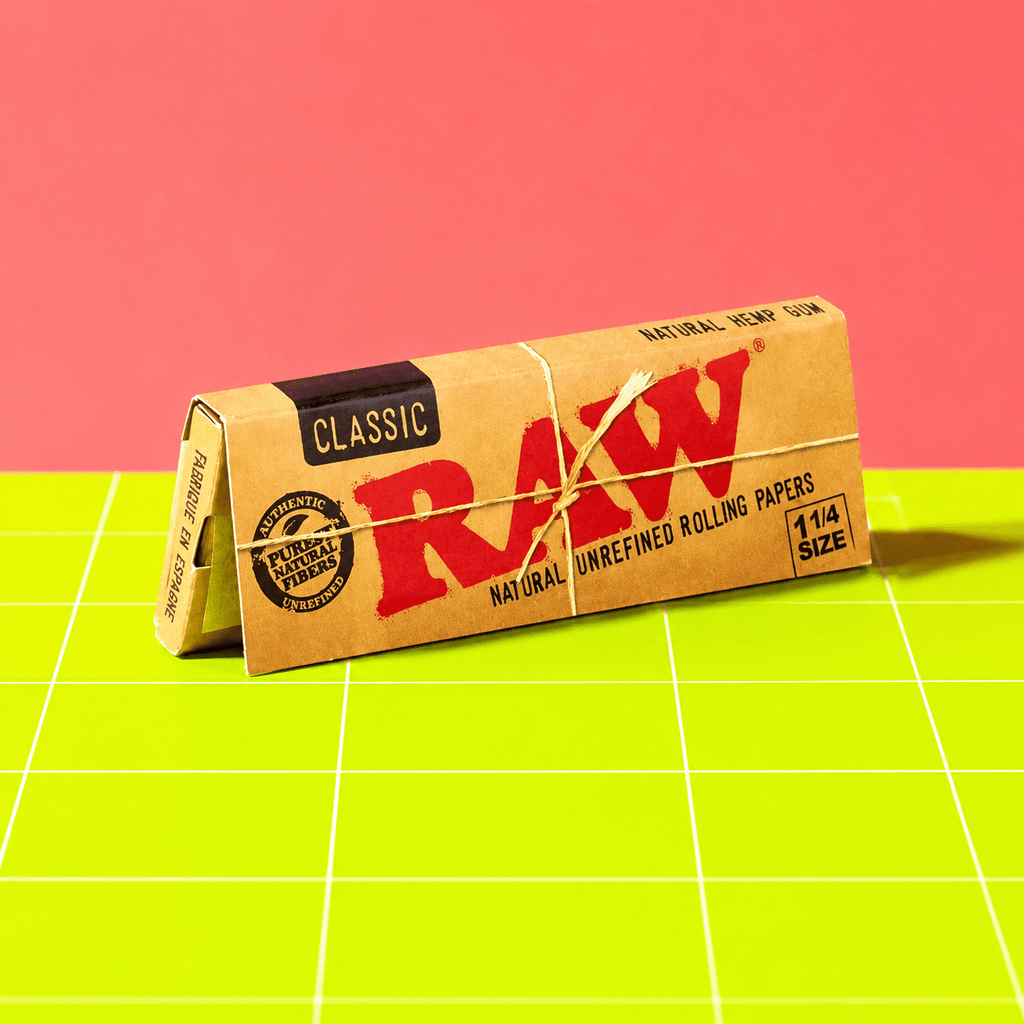 RAW Classic 1 1/4 Rolling Paper | Shisha Glass