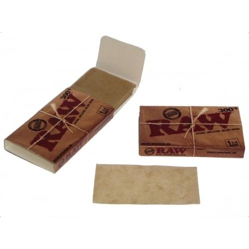 Raw Classic 300 Regular Rolling 1 1/4 Papers - Shisha Glass